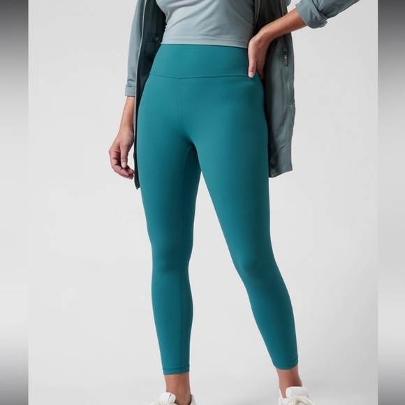 Athleta Pants - Athleta transcend 7/8 tight Blue Leggings Comfortable Stretchy Bottoms size 2x